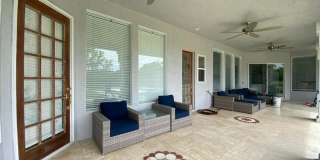 Spacious 3/2 with In-Law Suite Gallery 31