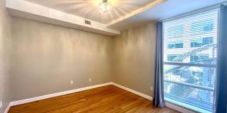 Beautiful 1 bedroom condo with amenities galore! Gallery 4