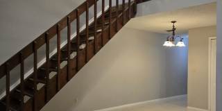 2 bedroom + loft, 2 bathroom townhome near UCF Gallery 5