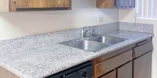 718 N Monterey St Gallery 22