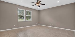 Large 4 bedroom home in Oakleaf Gallery 10