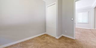 Charming 2-Bedroom Ranch for Lease in Warren Gallery 13