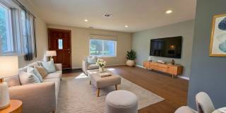 Centrally located One bedroom, One bath house | Available Now Gallery 4