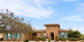 Beautiful Home 4-Bedroom, 4-Bathroom in Ravenswood (private gated community) Gallery 1