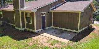 Room in 3 Bedroom Home at Mallard Crest Gallery 1