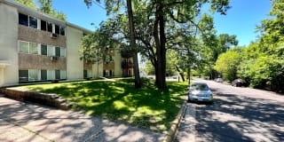 East River Plaza Gallery 19