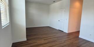 2 Bedroom, 2.5 Bath Tri-level townhouse in Signal Hill Gallery 33