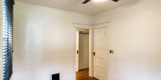 2800 Observatory Ave Gallery 13