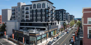 Bay House Emeryville Gallery 28