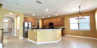 SPACIOUS 5-BEDROOM POOL HOME IN NORTH PORT Gallery 19