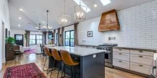 GORGEOUS BEACON HILL BUNGALOW Gallery 13
