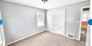 18452 Shaftsbury Avenue Gallery 7