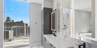 Josephine Gallery 81