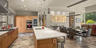 Exquisite Luxury Home Basking in Red Rock Mountains with Infrared Sauna + Fire Tables, Near Oak Creek Golf Course! Mystic Thyme Gallery 8