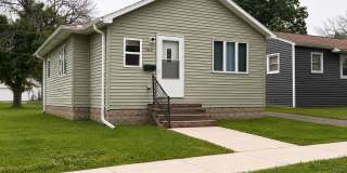 Remodeled 2 Bedroom Bungalow $925 Gallery 1