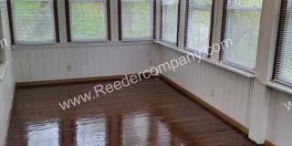 Large 2 bedroom home (close to the beach) Gallery 9