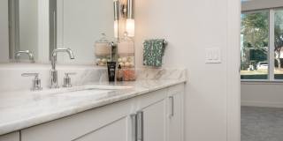 7600 Broadway Gallery 4