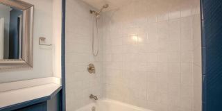 1714 W. Swan Gallery 12