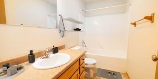 3 Bed 2.5 Bath Condo that backs to the park! Gallery 10