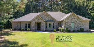 4BR Estate Home on 2.5 Acres Near Trilith Gallery 1