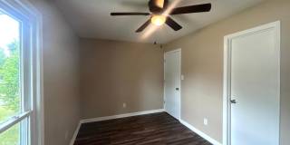 5523 Livingston ~ University Estate Gallery 21