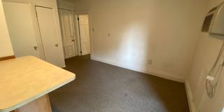 Spacious 1 Bedroom Apartment in South Oakland! Call Today to Schedule an Appointment! Gallery 2