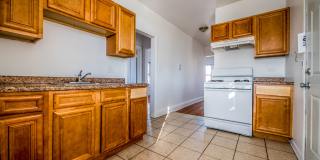 6400 S. Rockwell Street Apartments Gallery 18
