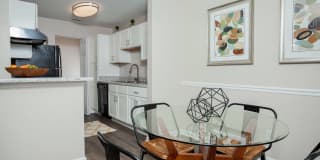 Arbors at Brookfield Apartments Gallery 8