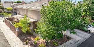 Freshly updated 3 bedroom townhouse near Bermuda and Cactus will be ready to move in by begining of July!! Gallery 1