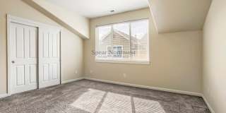 Freshly Remodeled 3-Story Townhome in a Gated Community — Blocks to MAX & Gresham Station Gallery 14