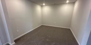 Room in 3 Bedroom Home at Arkose Dr Gallery 23
