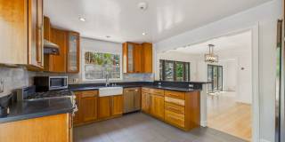 Beautiful serene and private Belmont home Gallery 13