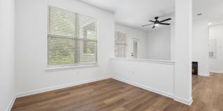 Avana Lexington Gallery 19