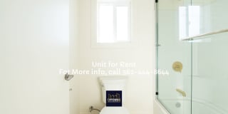 Townhome - 3 Bedrooms-2.0 Baths - Cudahy Gallery 12
