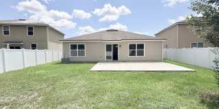 Spacious 4BR Home with Large Fenced Yard & Community Pool Gallery 5