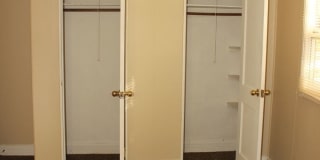 PRELEASING for AUGUST! Walk to Ball State! Spacious 4BR with Fenced Yard & Garage Gallery 17