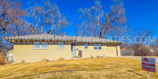 Charming 4-Bedroom Ranch in West Des Moines with a fenced in yard and a finished basement!! Gallery 1