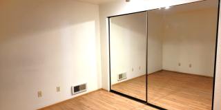 Sammamish Waterway 1 Bedroom + Den 1 BA Condo $1995.00 Gallery 7