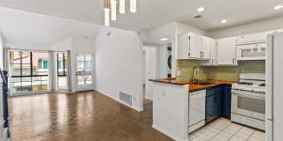 Updated 2 Bed, 1.5 Bath Condo in Gated Crosspointe Village Gallery 1