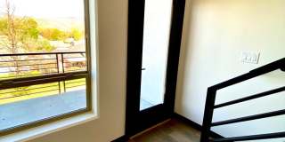 Close to Micron, 3 Bedroom 3 bath w/ a Million Dollar View! Gallery 37