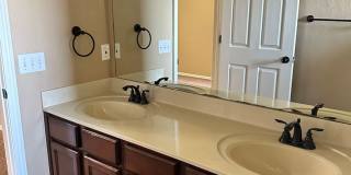 Beautiful home located in the Waterstone area! NO PETS! Gallery 25