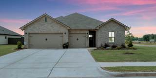 Like-new 4BR/3BA home in desirable St. Clair Place! Gallery 1