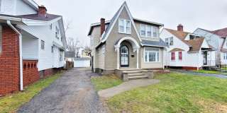 3 Bed - 1 Bath Colonial for Rent in Garfield Heights | Completely Updated Gallery 1