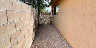 Cute 3 Bedroom Home in Center of Kingman! Gallery 33