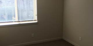 Three Bedrooms Plus Loft! Centrally located! Gallery 21