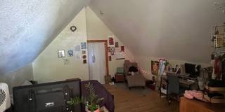 Spacious Three Bedroom Upper with Lofted Bonus Space on Milwaukee’s Upper East Side Gallery 6