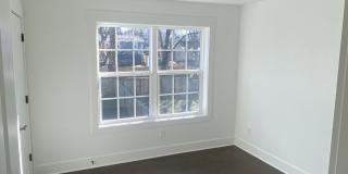 Spacious 3BR/2.5BA home in North Nashville with an abundance of natural light throughout! Gallery 12