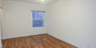 3521-29 1/2 N Broadway Gallery 46