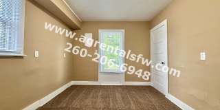 5 Bedroom House Gallery 21