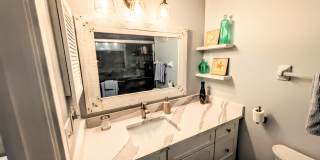 Seasonal/short term 2/2 vacation condo close to Anna Maria Gallery 22